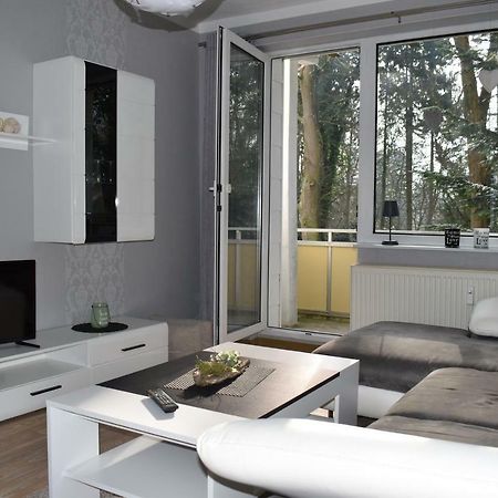 Ferienwohnung Am Schlosspark Neetzow Exterior foto