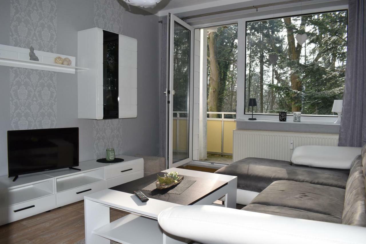 Ferienwohnung Am Schlosspark Neetzow Exterior foto